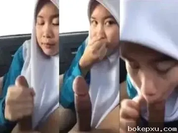 Hijab Remaja Ngemut Kontol di Jok Mobil Gelap