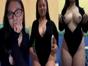 Miss Keren Mango Bikini Pamer Body Seksi Sampe Basah